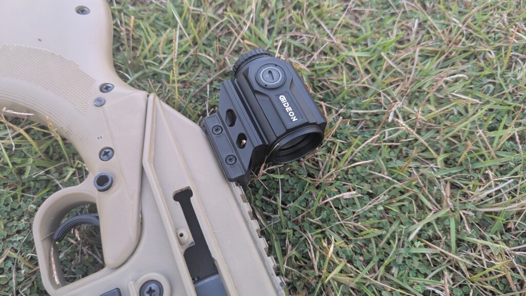 Gideon Advocate is a compact 1X prism sight