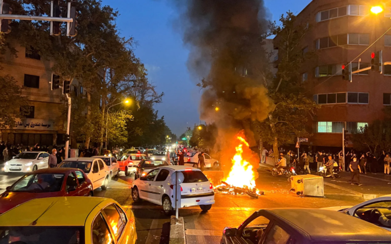 Iran Cracks Down on Armed Protesters Amid Widespread Unrest Iran Cracks Down on Armed Protesters Amid Widespread Unrest
